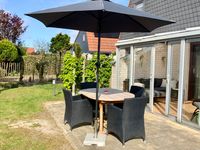 Terrasse mit Sitzgelegenheit